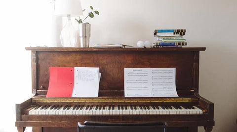 Entdecken Sie die Kunst, ein Klaviertagebuch zu führen: Ab 2024